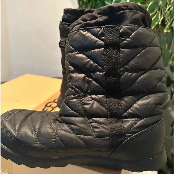 The North Face Black Snow Boots Women's - Size 7 - Picture 7 of 10